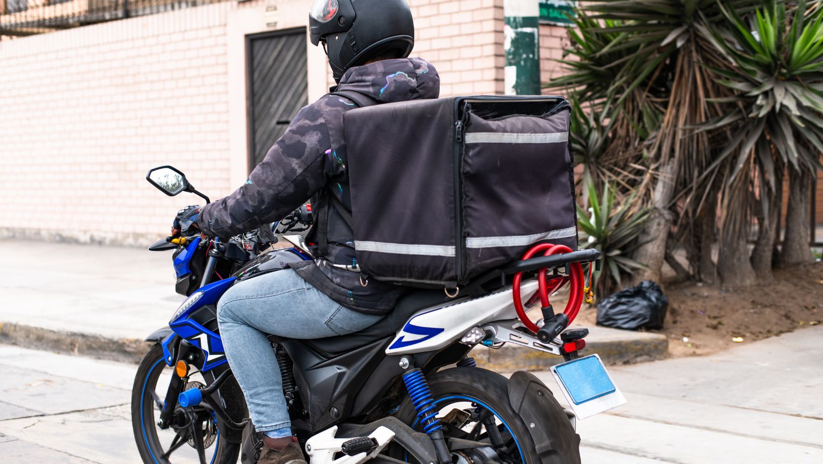 Things To Look for When Choosing a Food Delivery Backpack